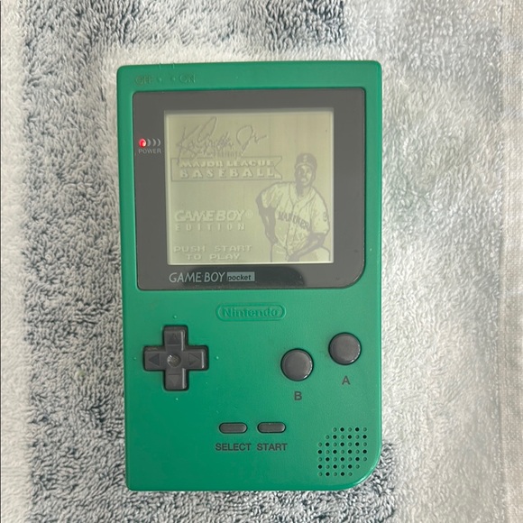 Nintendo Handheld Console Green Classic Gaming with Ken Griffey Jr Baseball Game - Picture 4 of 4